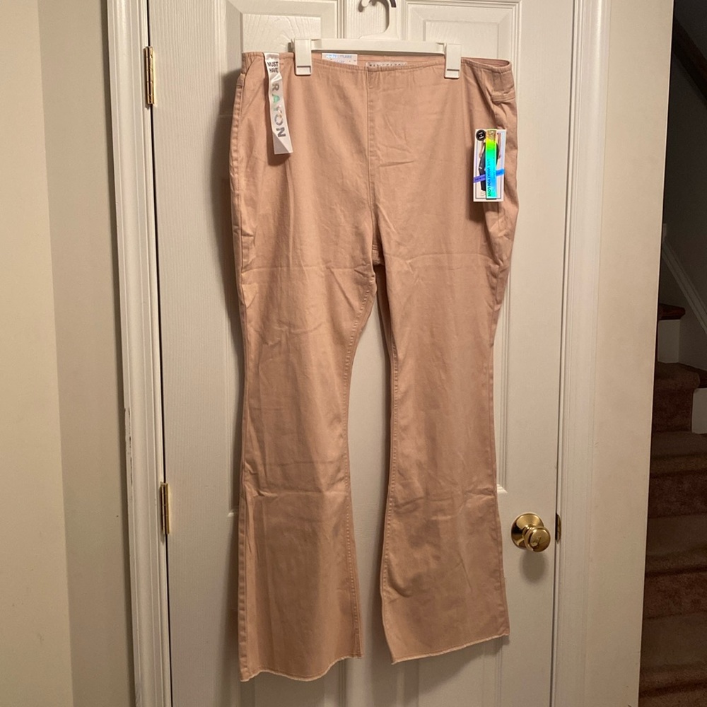 Brand New Tinseltown Tan Hi-Rise Pull On Flare Pants…size 22W - Picture 1 of 6